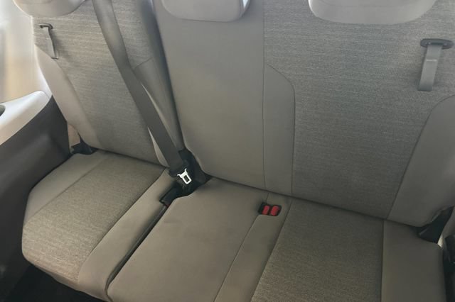 Used 2023 Toyota Sienna LE FWD image 19