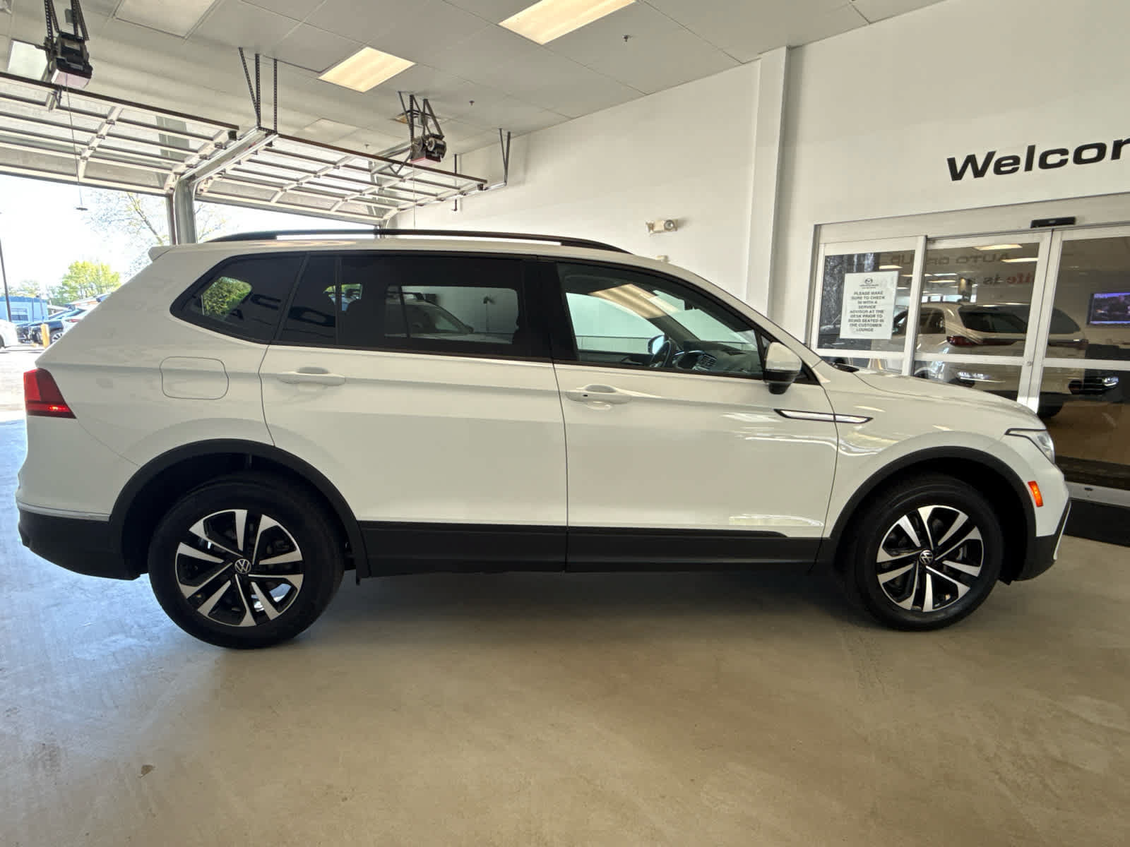 Used 2022 Volkswagen Tiguan S AWD/4WD image 6