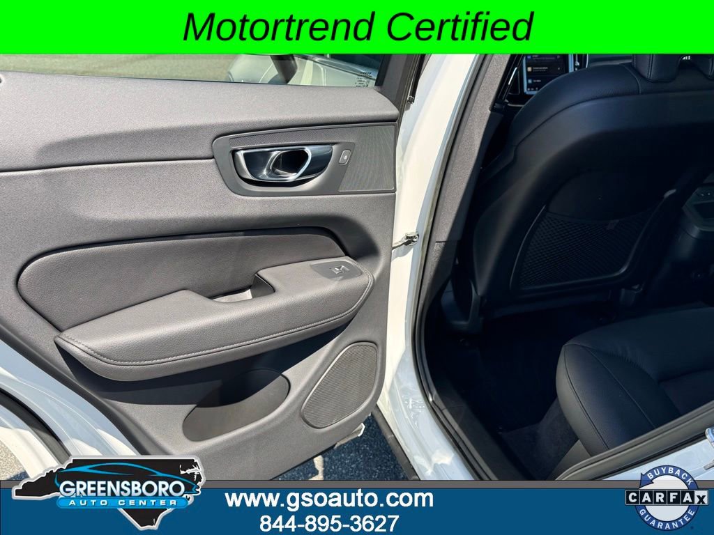 Used 2022 Volvo XC60 B5 Momentum image 19