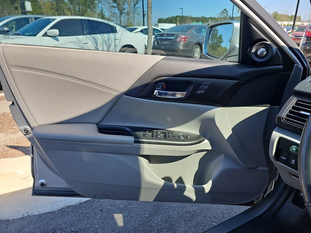 Used 2014 Honda Accord EX-L image 30