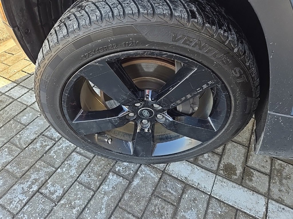 Used 2020 Land Rover Defender 110 HSE image 10