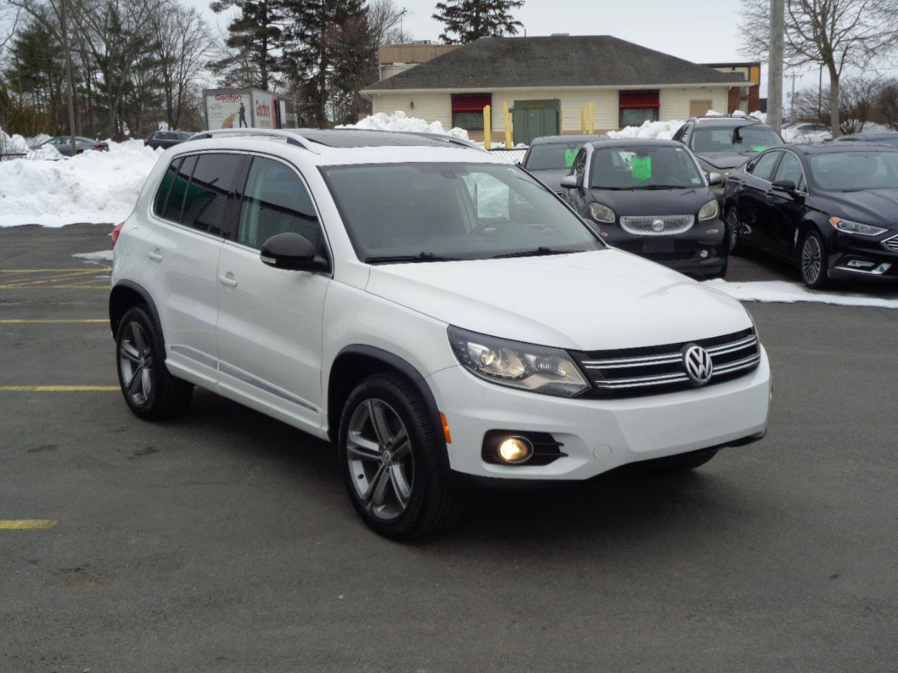 Used 2017 Volkswagen Tiguan Sport image 6