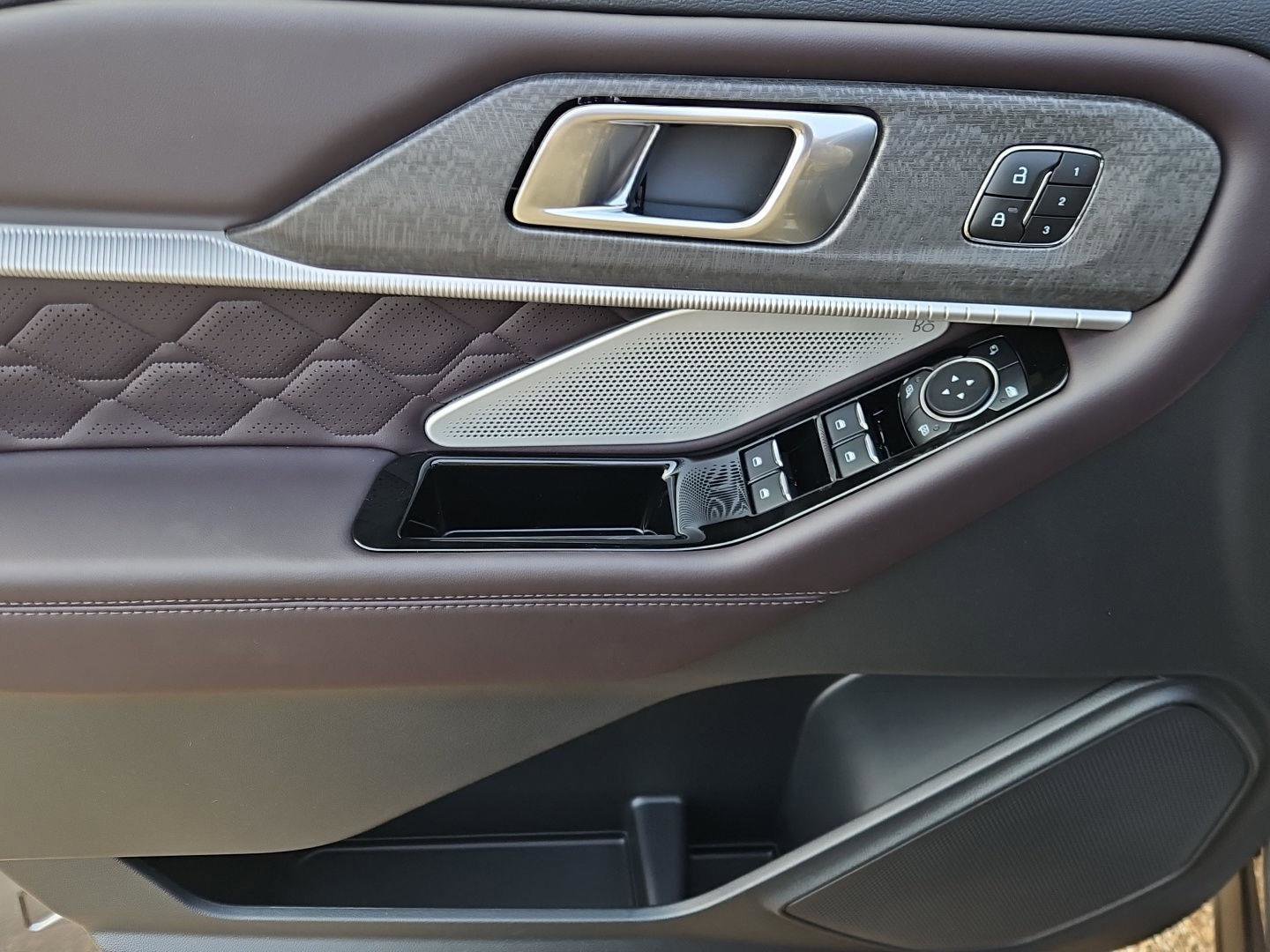 New 2026 Ford Explorer Platinum w/ LUX Leather Package image 15