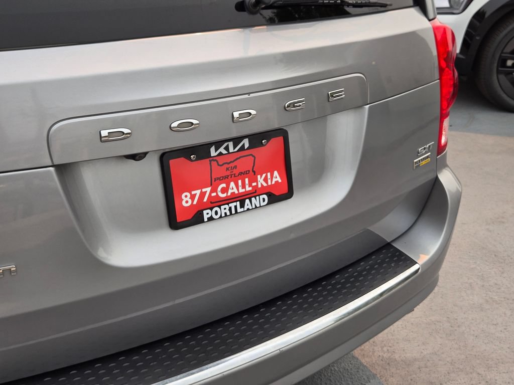 Used 2019 Dodge Grand Caravan SXT FWD image 14