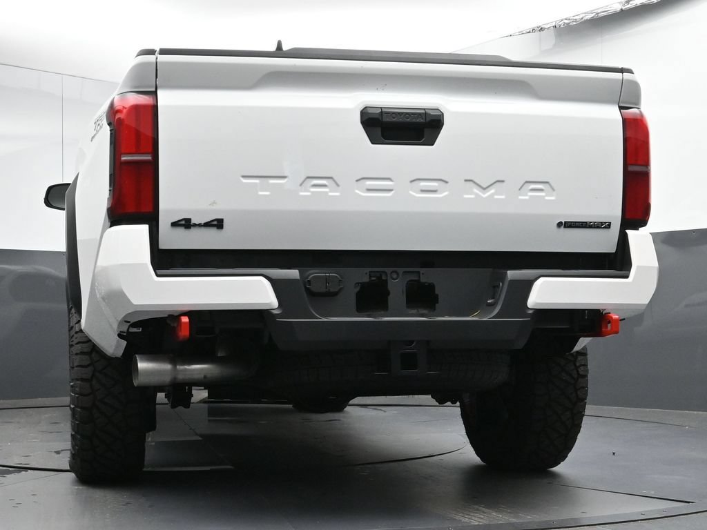 Used 2025 Toyota Tacoma TRD Off-Road AWD/4WD image 31