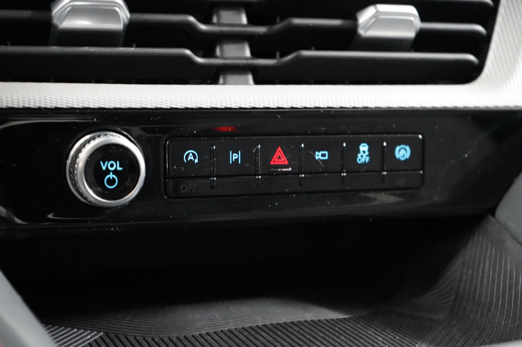 Certified 2025 Ford Explorer Active RWD image 29