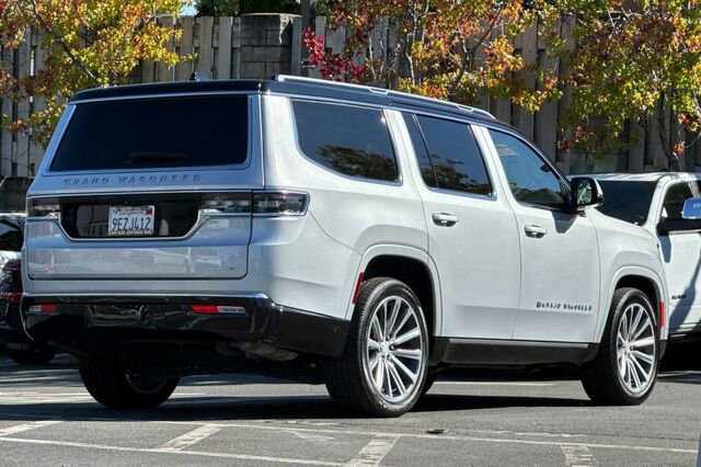Used 2022 Jeep Grand Wagoneer Series II w/ Convenience Group III image 4