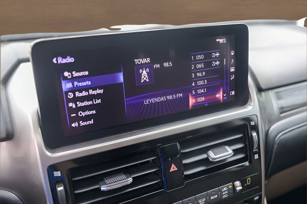 Used 2023 Lexus GX 460 Premium AWD/4WD image 16