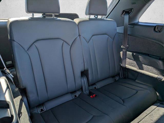 Certified 2025 Audi Q7 2.0T Premium w/ Convenience Plus Package AWD/4WD image 23