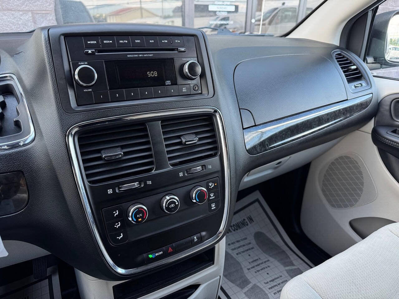 Used 2014 RAM C/V Tradesman FWD image 17