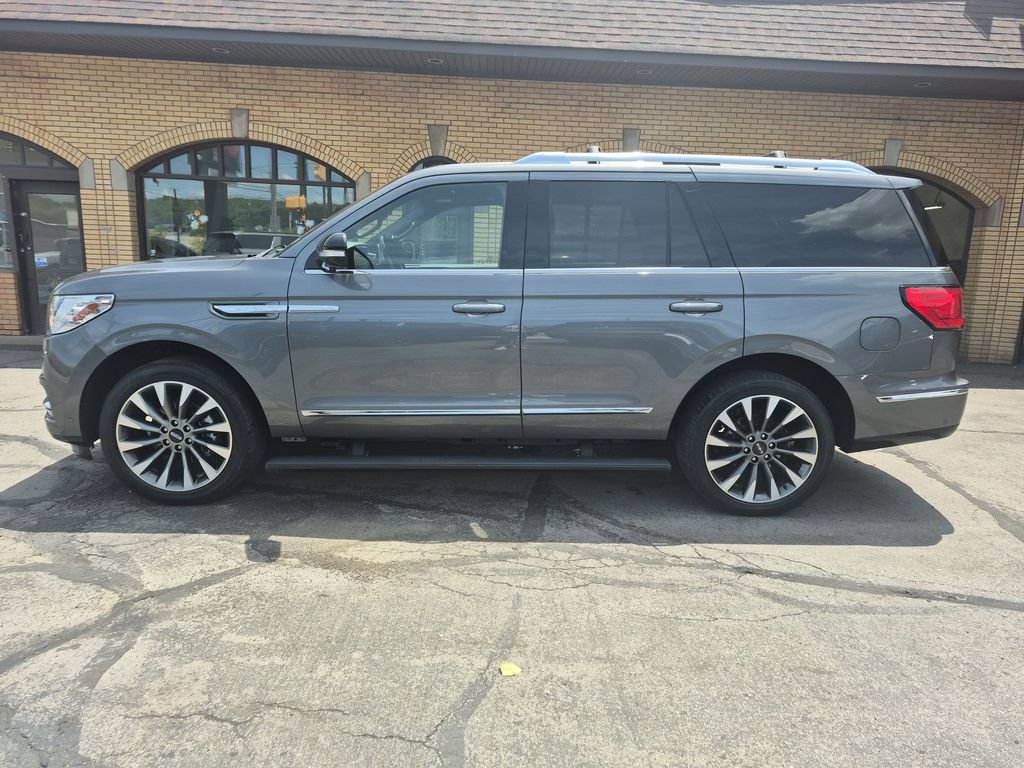 Used 2021 Lincoln Navigator Reserve AWD/4WD image 12