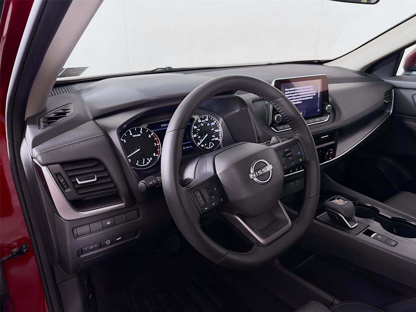 Used 2025 Nissan Rogue SV AWD/4WD image 9