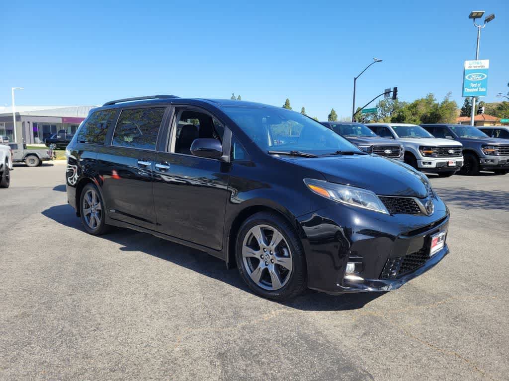 Used 2020 Toyota Sienna SE w/ Carpet Mat Package FWD image 7