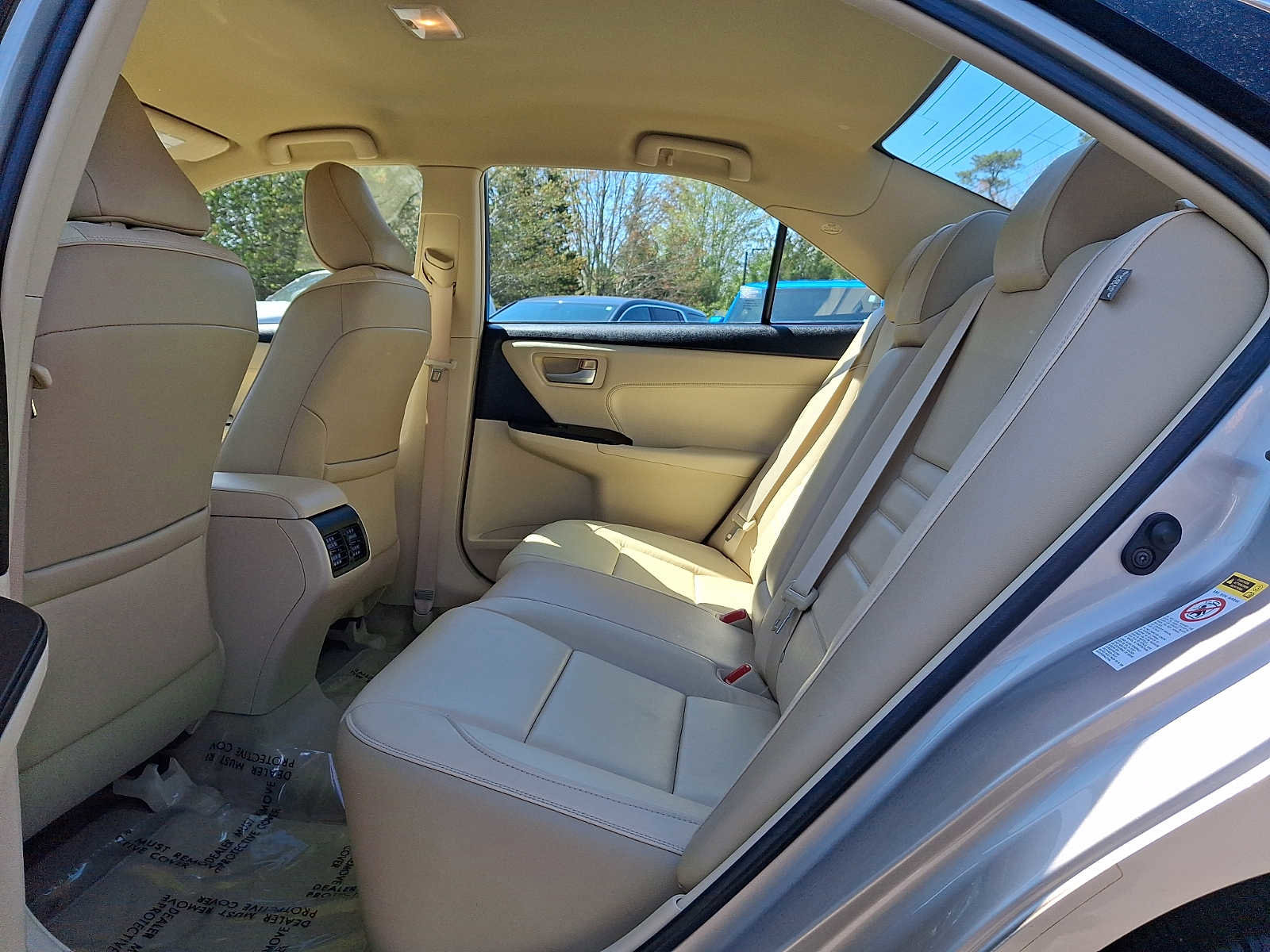 Used 2016 Toyota Camry XLE FWD image 12