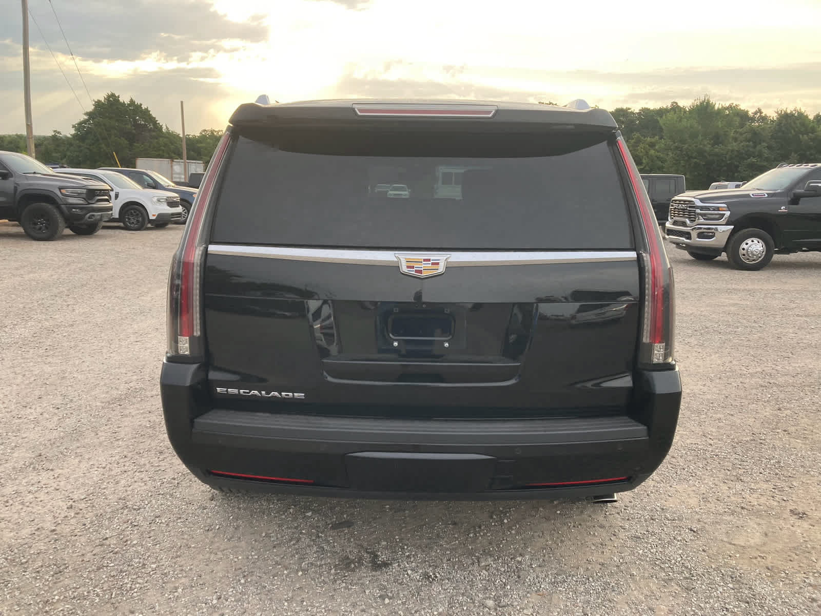 Used 2019 Cadillac Escalade Platinum AWD/4WD image 7