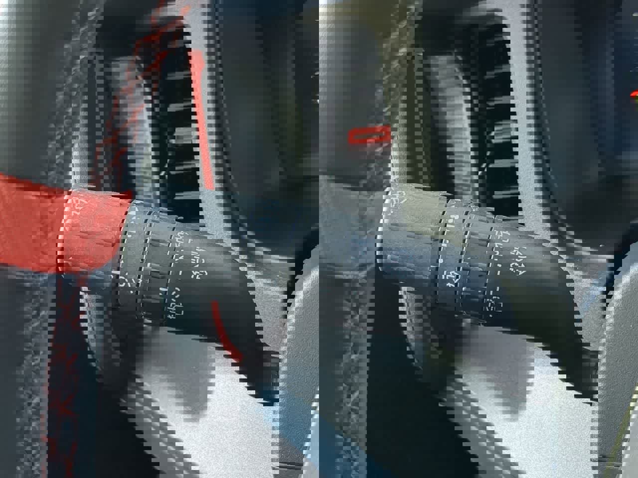 Used 2025 Ford Bronco Raptor w/ Interior Carbon Fiber Pack image 27