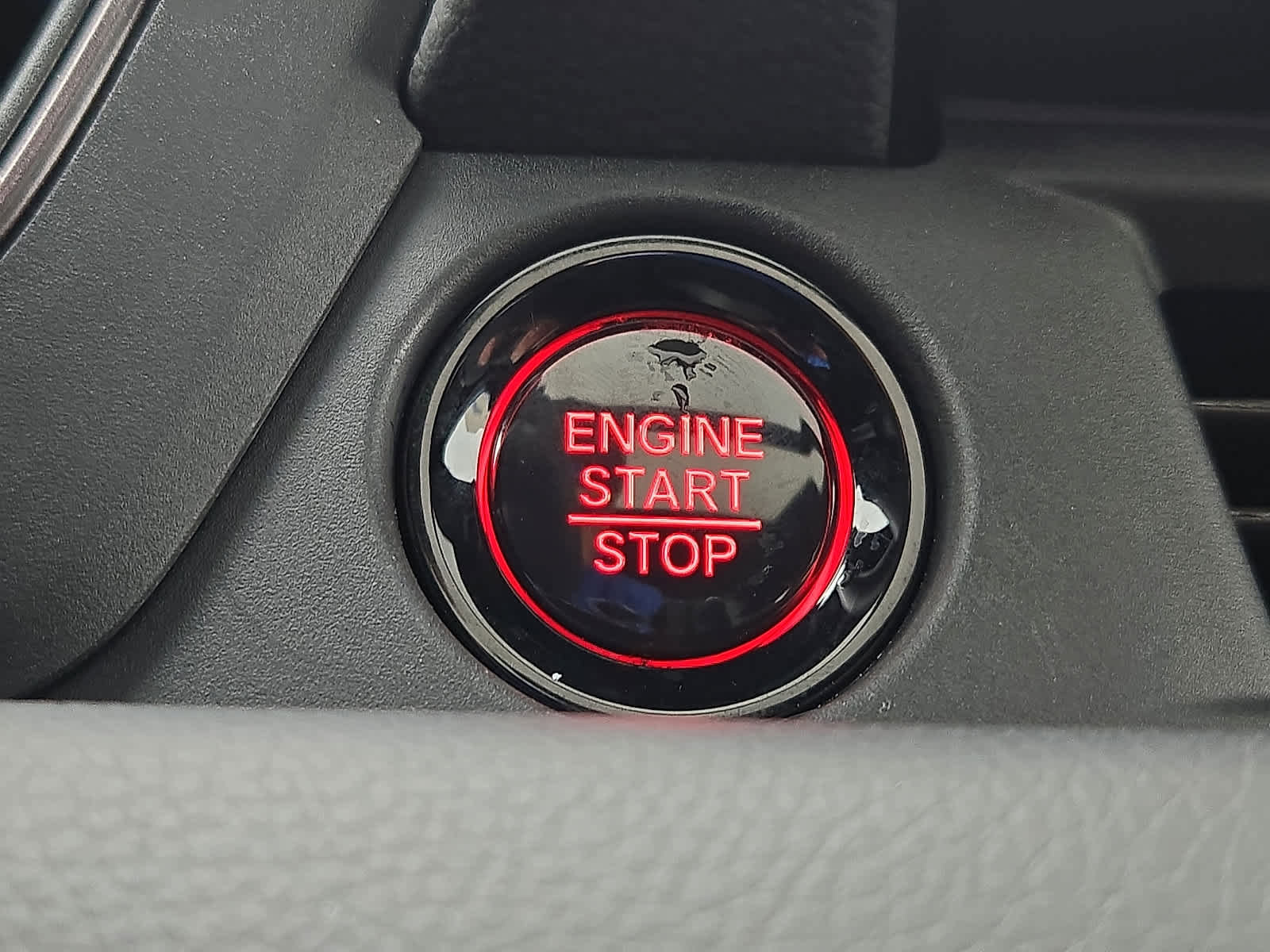 Used 2025 Honda Pilot TrailSport image 24