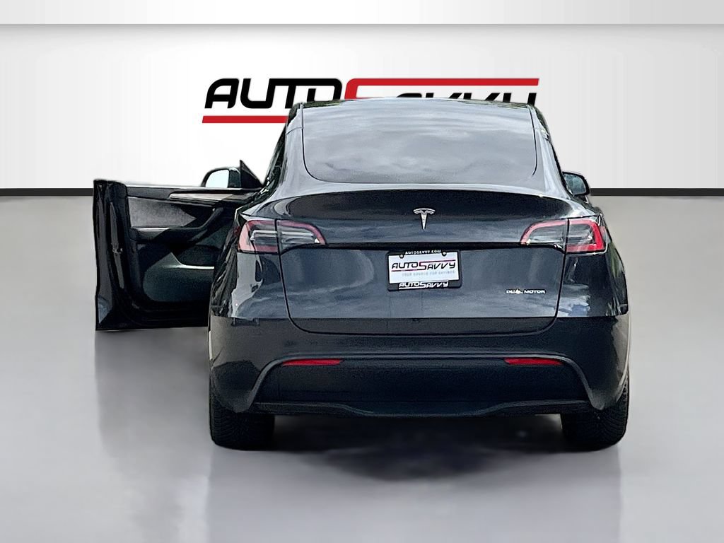 Used 2025 Tesla Model Y Long Range AWD/4WD image 6