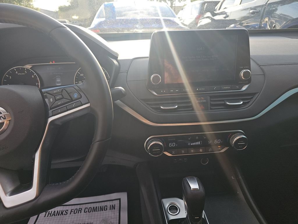 Used 2019 Nissan Altima 2.5 SV FWD image 6