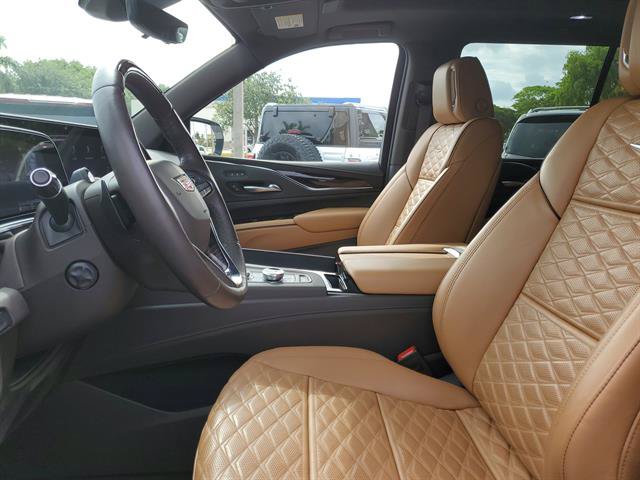 Certified 2023 Cadillac Escalade Premium Luxury AWD/4WD image 44