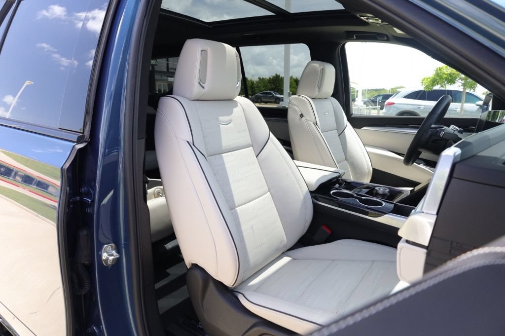 Used 2026 Cadillac Escalade Sport RWD image 34