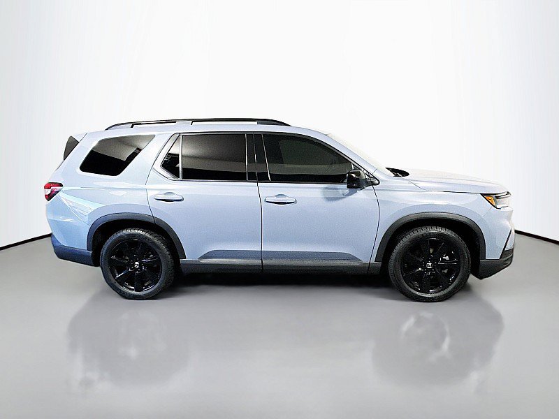 Used 2025 Honda Pilot Black Edition image 8