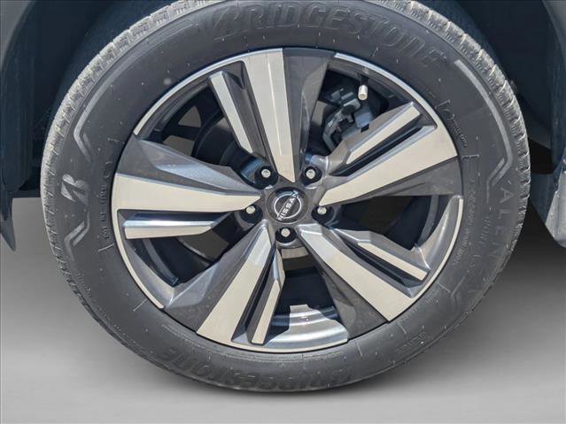 Used 2022 Nissan Rogue SL w/ SL Premium Package image 17