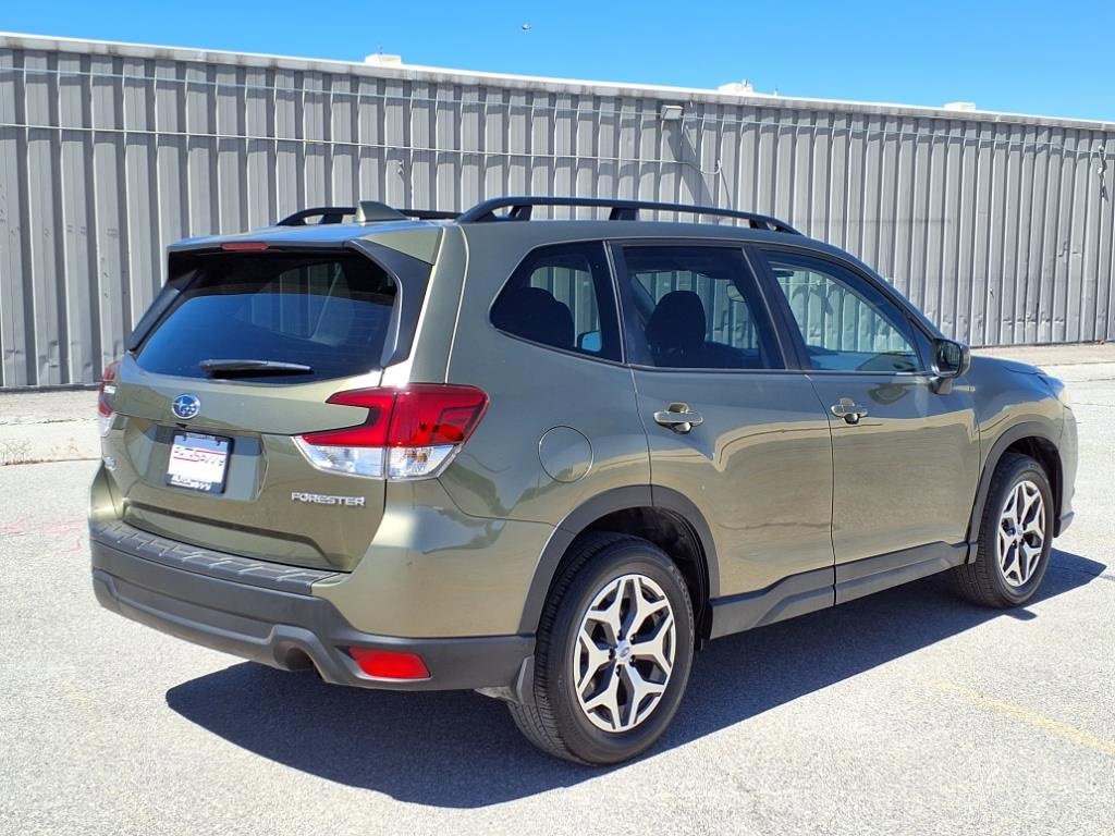 Used 2023 Subaru Forester Premium w/ Popular Package #2 image 5