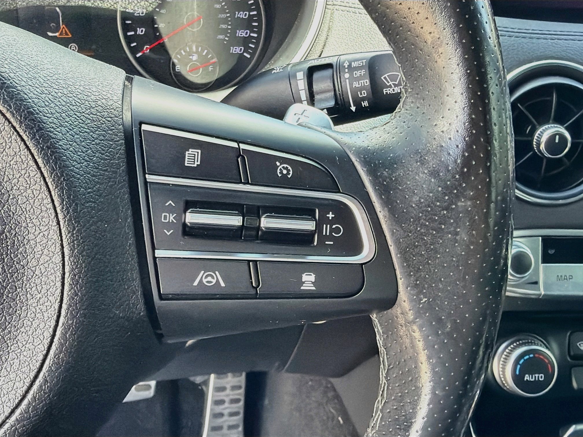 Used 2022 Kia Stinger GT-Line w/ Sun & Sound Package RWD image 38