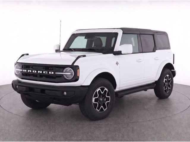 Used 2025 Ford Bronco Outer Banks AWD/4WD image 1