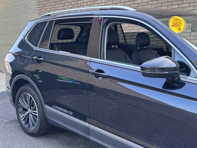 Used 2018 Volkswagen Tiguan SEL FWD image 13
