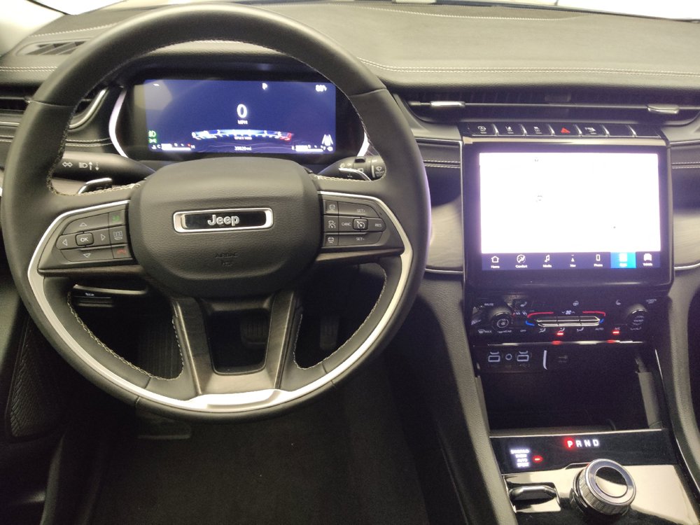 Used 2023 Jeep Grand Cherokee L Limited AWD/4WD image 22