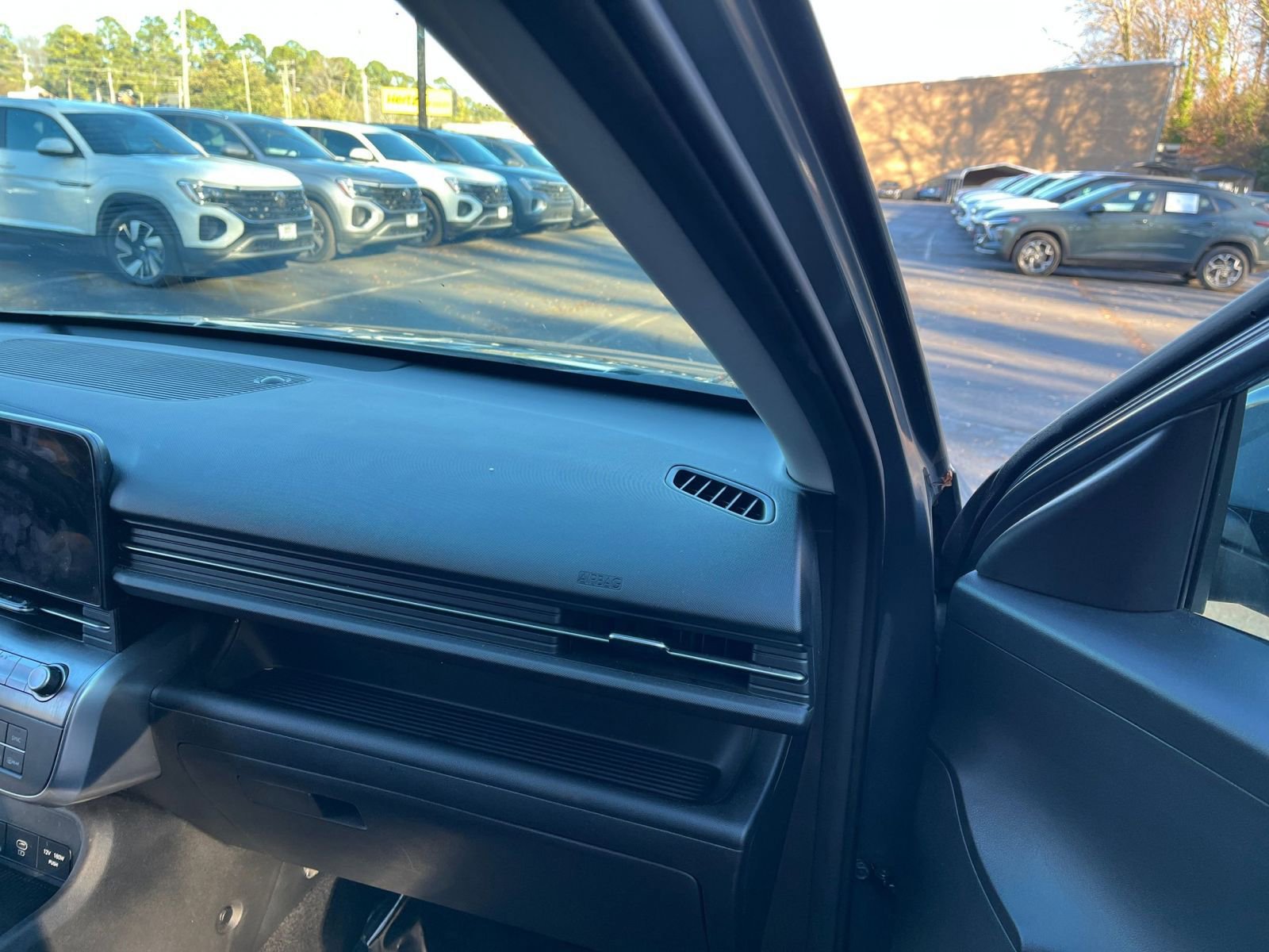 Used 2025 Hyundai Kona SEL image 35