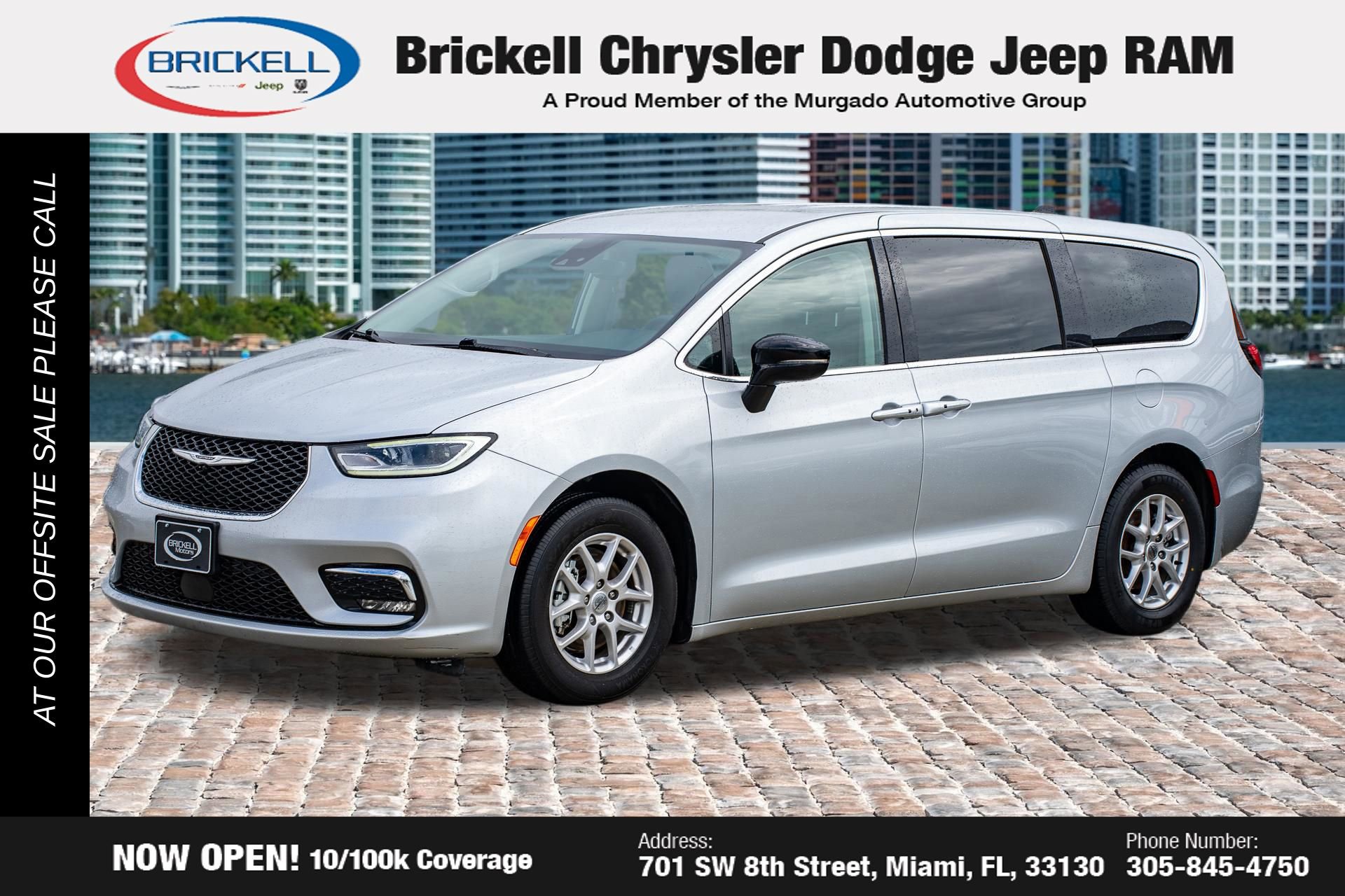 Used 2024 Chrysler Pacifica Touring-L FWD image 1