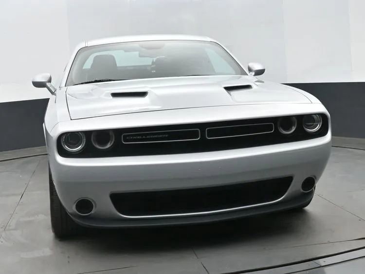 Used 2023 Dodge Challenger SXT RWD image 3