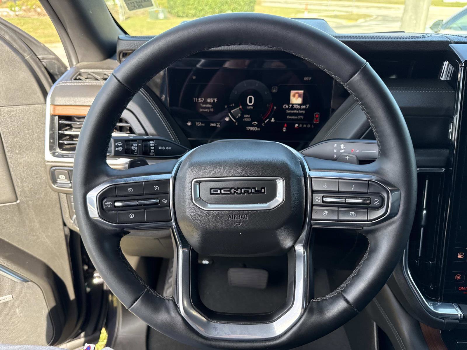 Used 2025 GMC Yukon Denali image 29