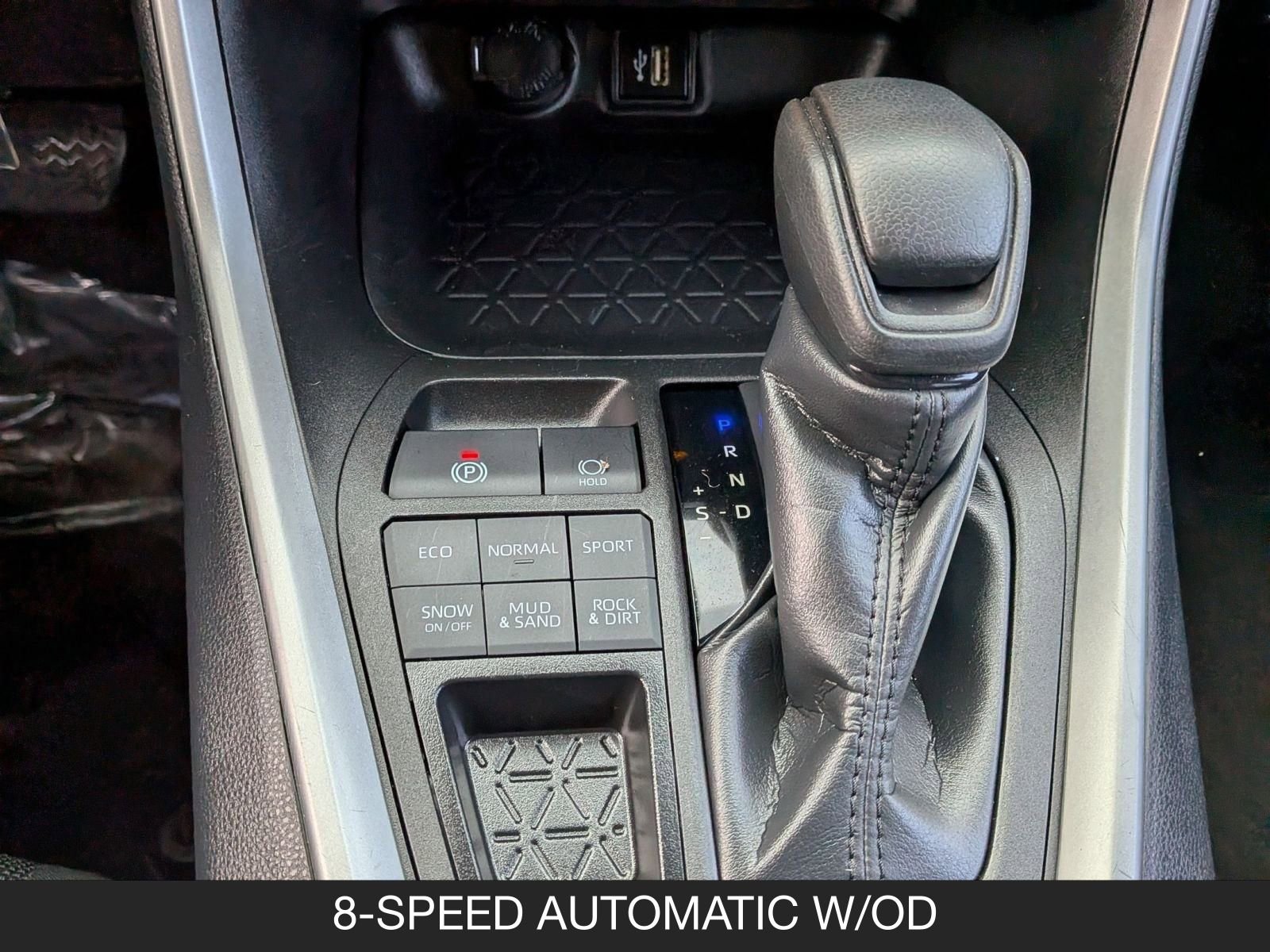 Used 2024 Toyota RAV4 LE image 18