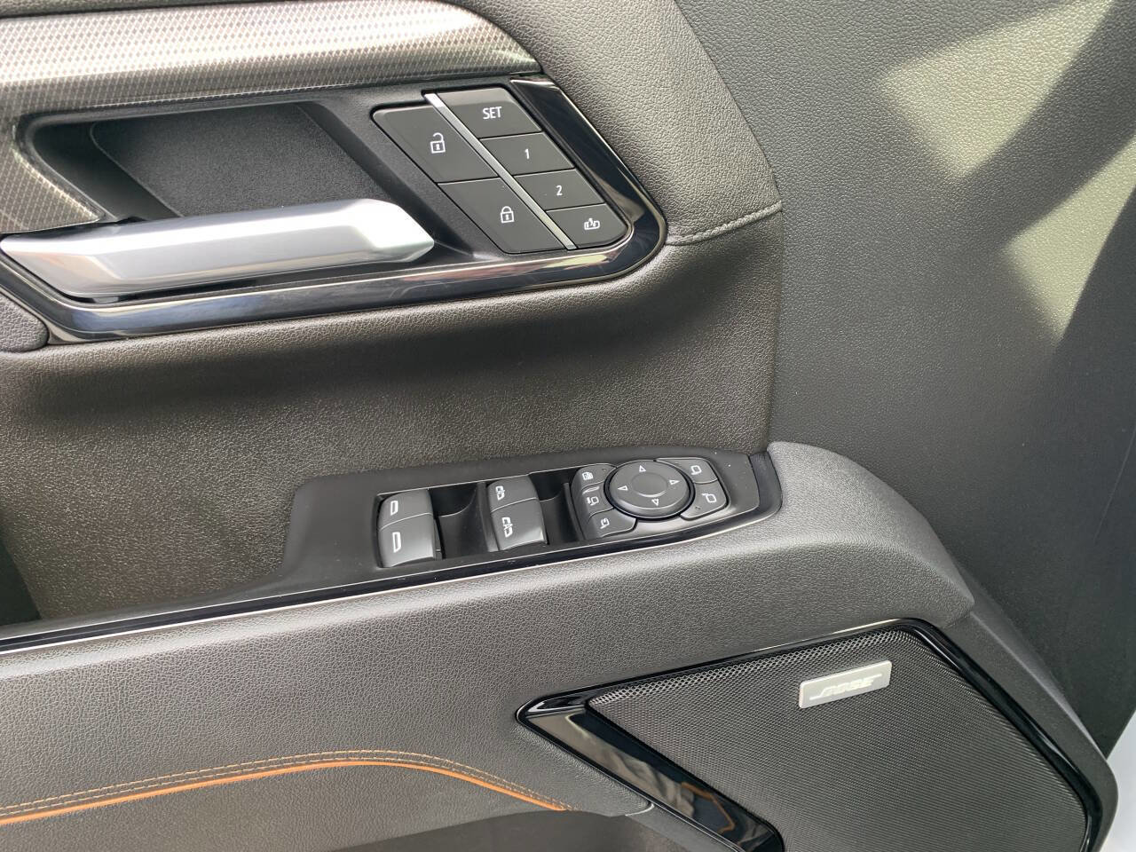 Used 2025 GMC Sierra 3500 AT4 w/ AT4 Premium Plus Package image 18