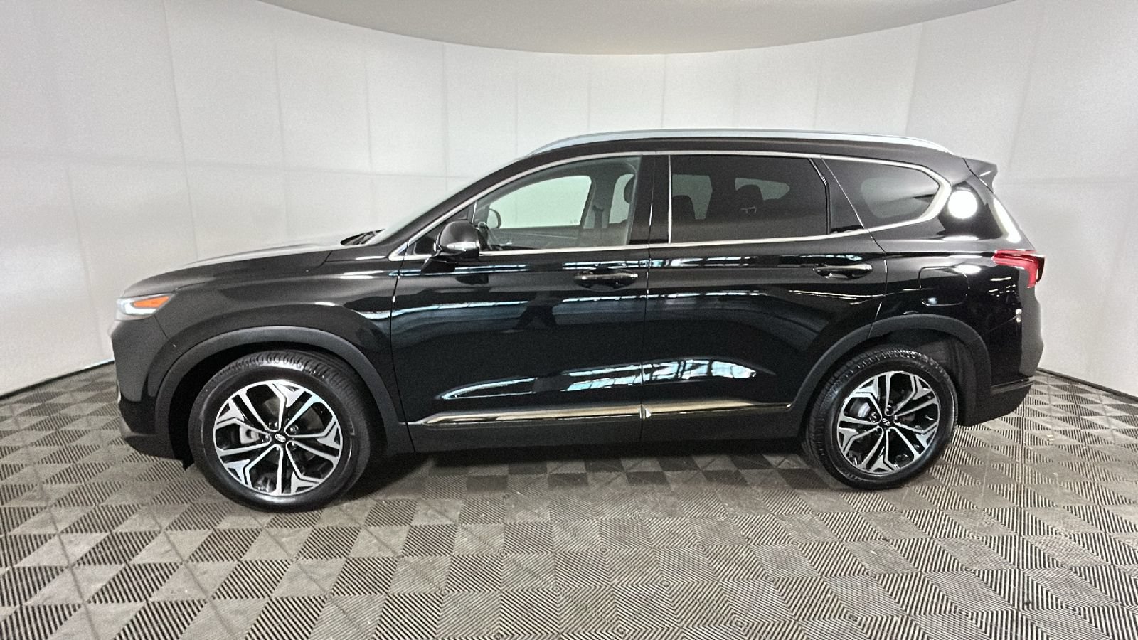 Used 2019 Hyundai Santa Fe AWD image 7