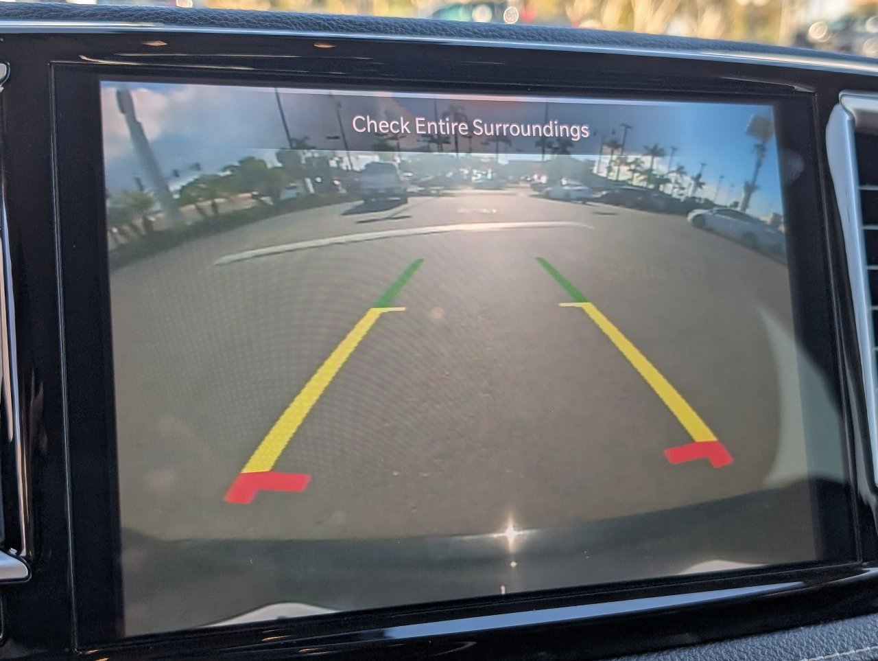 Used 2023 Chrysler Pacifica Touring-L image 7