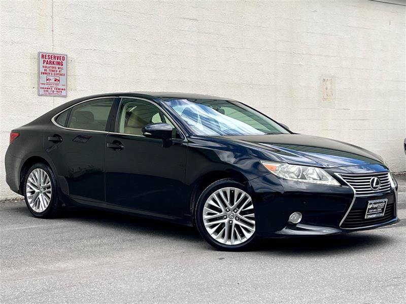 Used 2013 Lexus ES 350 w/ Ultra Luxury Pkg FWD image 3