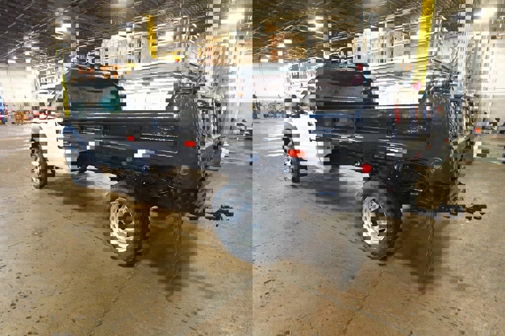 Used 2011 Ford F450 XL w/ Trailer Tow Pkg image 3