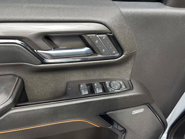 Used 2024 GMC Sierra 2500 AT4 w/ AT4 Premium Plus Package AWD/4WD image 14