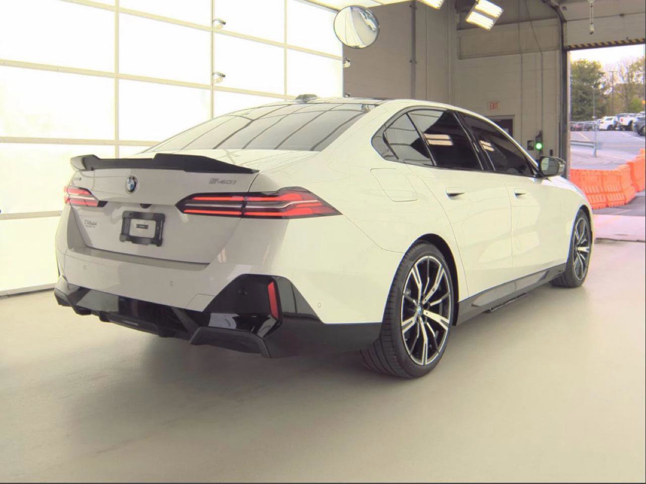 Used 2024 BMW 540i xDrive w/ Executive Package AWD/4WD image 2