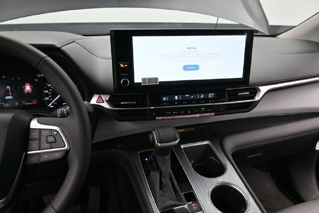 Certified 2026 Toyota Sienna XLE AWD/4WD image 26