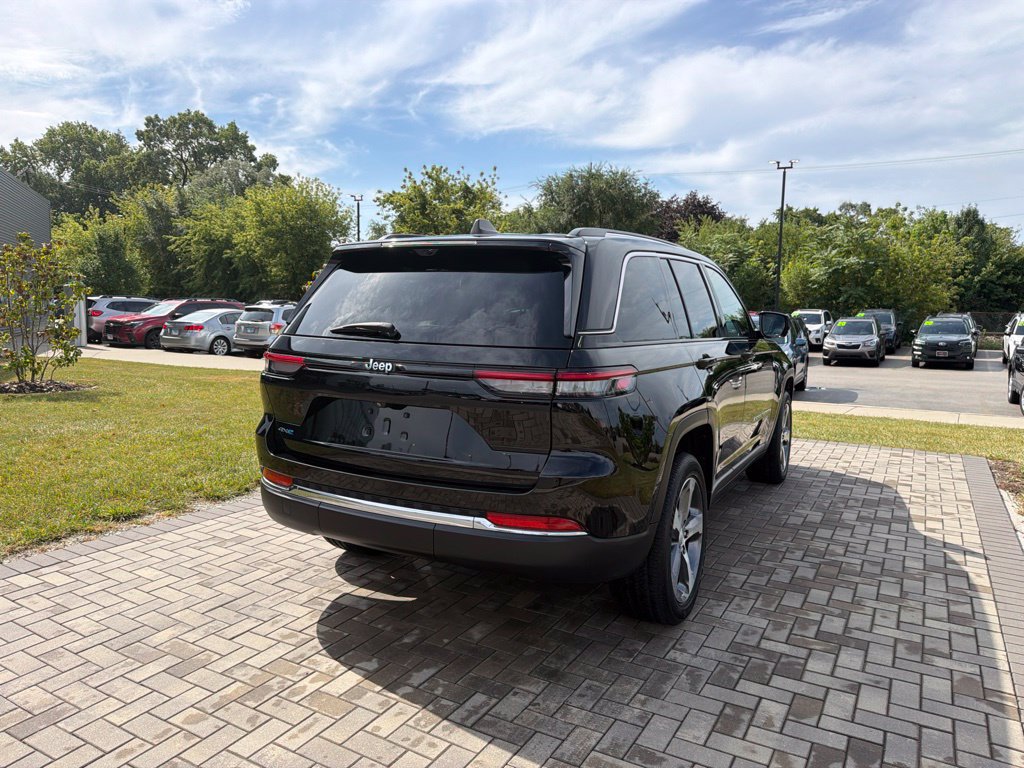 Used 2024 Jeep Grand Cherokee Limited 4xe w/ Luxury Tech Group II AWD/4WD image 5