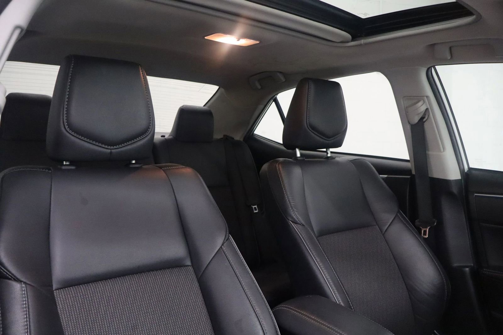 Used 2014 Toyota Corolla S image 25