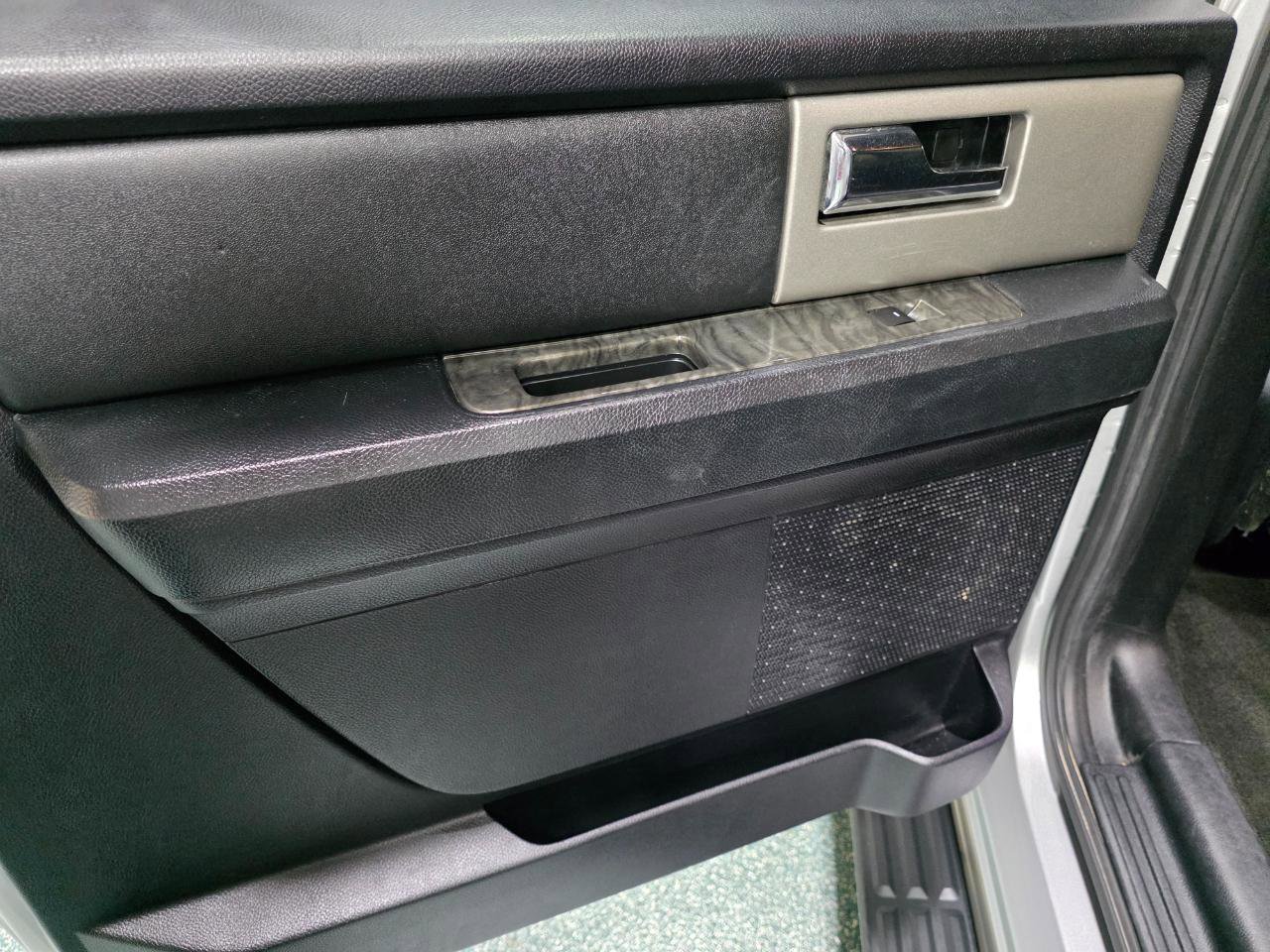 Used 2017 Ford Expedition EL Limited image 12