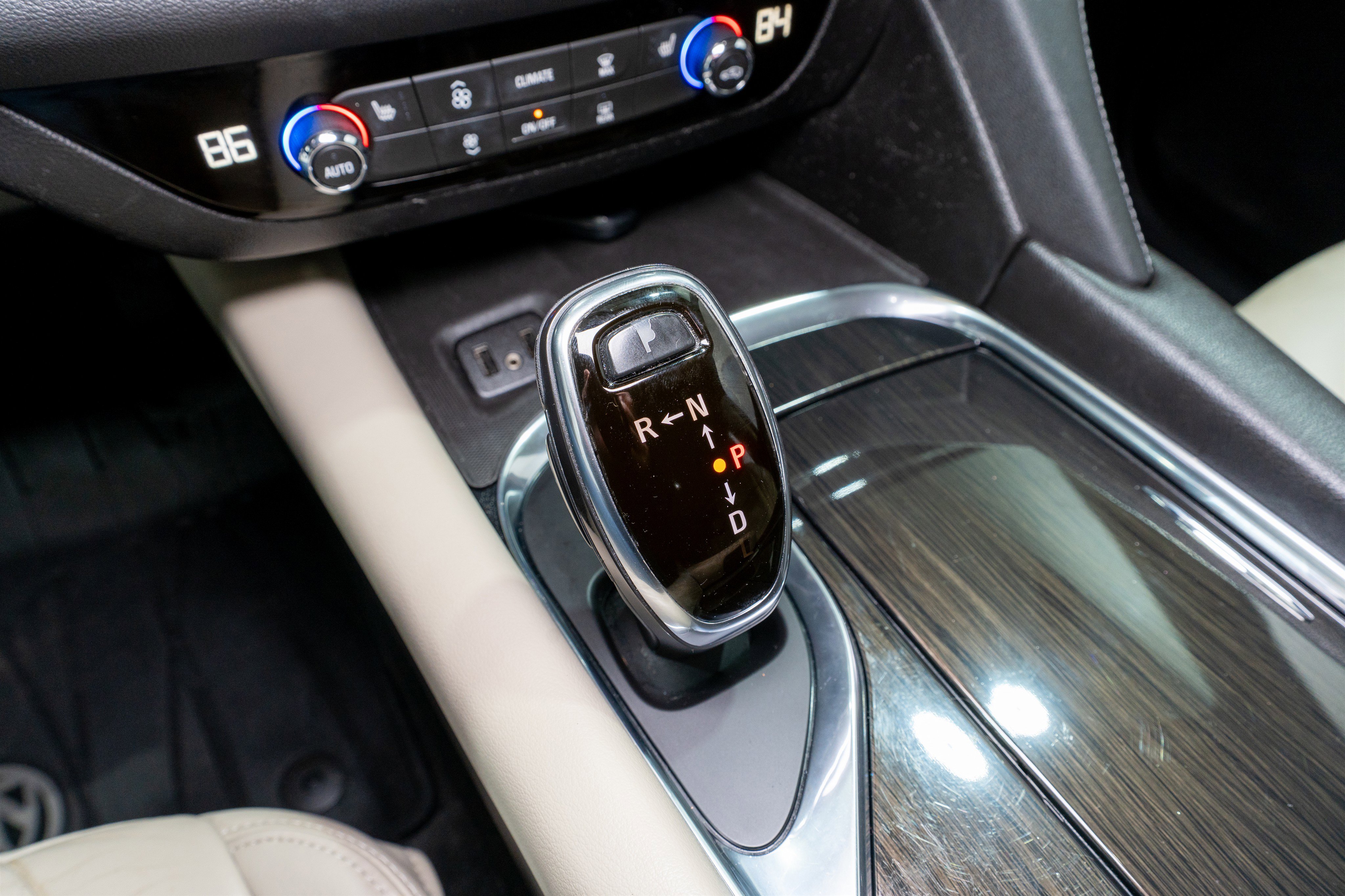 Used 2019 Buick Enclave Essence image 21