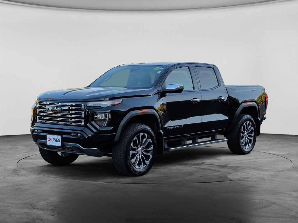 Used 2024 GMC Canyon Denali AWD/4WD image 3